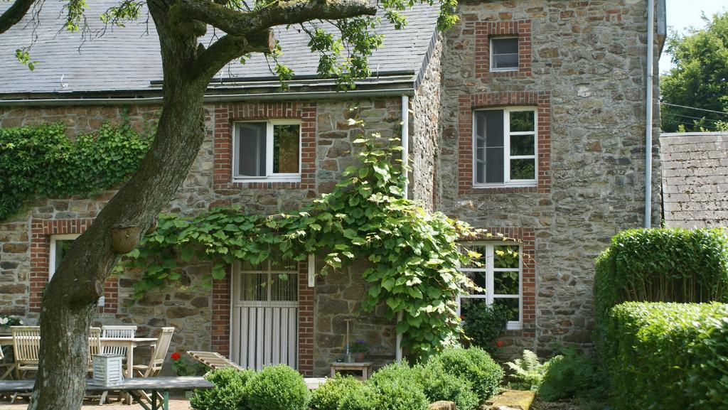 B&B Le Secret Du Bois Bourseigne-Vieille Exterior photo