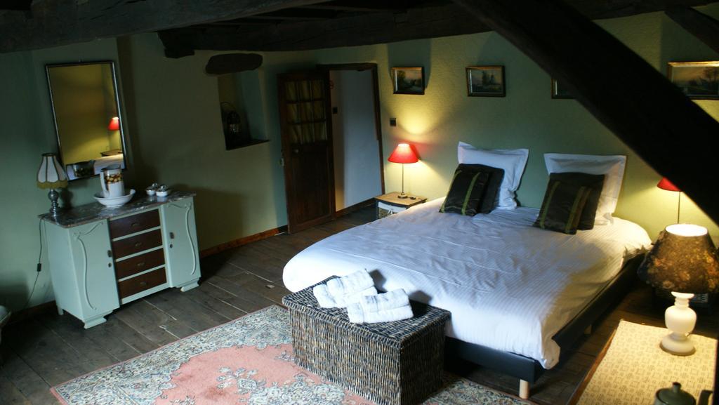 B&B Le Secret Du Bois Bourseigne-Vieille Exterior photo